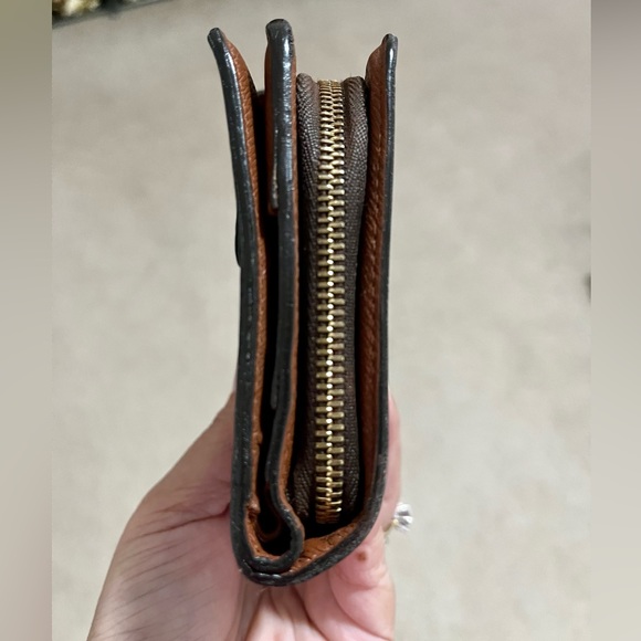 Authentic Louis Vuitton Monogram Bifold Wallet - Picture 5 of 16